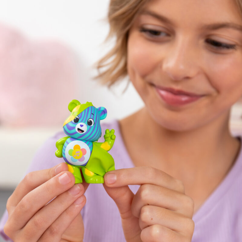 Care Bears – Peel and Reveal - US 7772